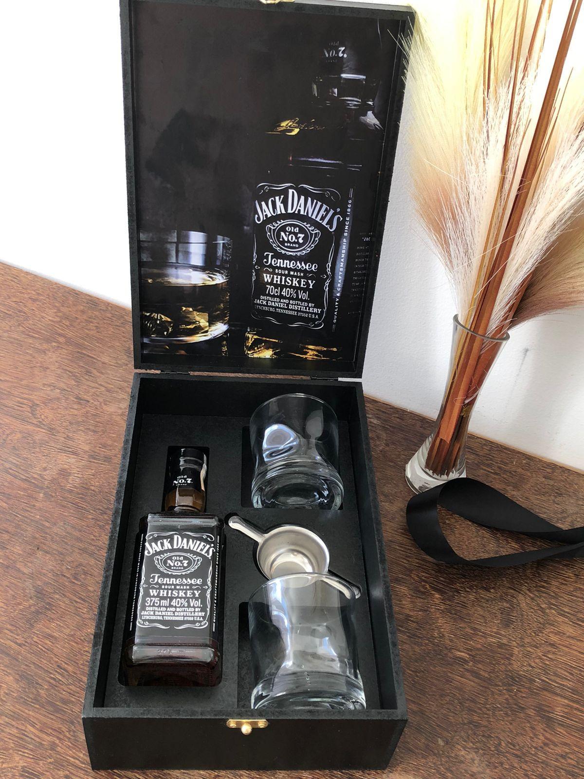 Kit Whisky Jack Daniels Presente + 2 Copos Vidro + Dosador