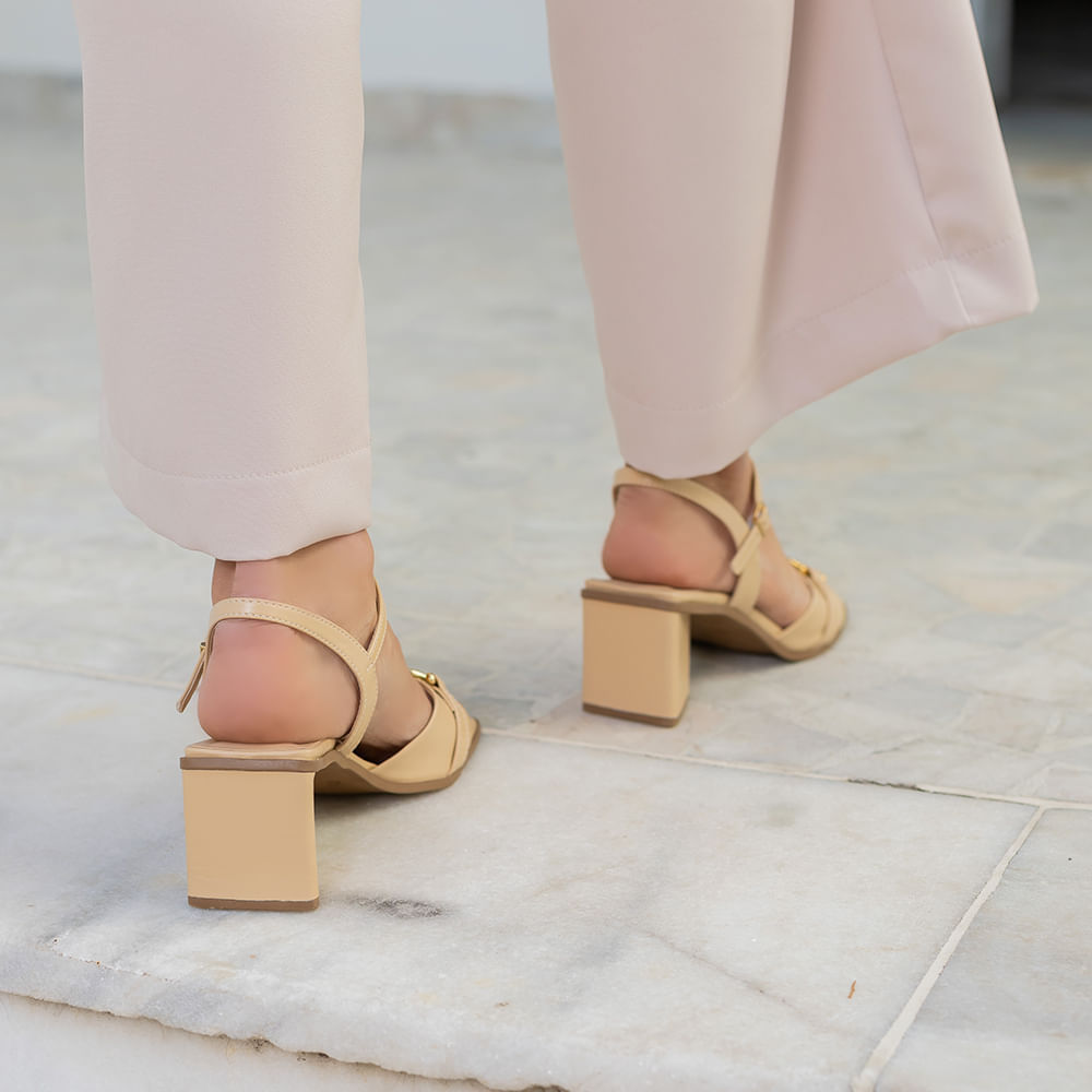 Miniatura Sandalia Salto Bloco Medio com Fivela Creme 34