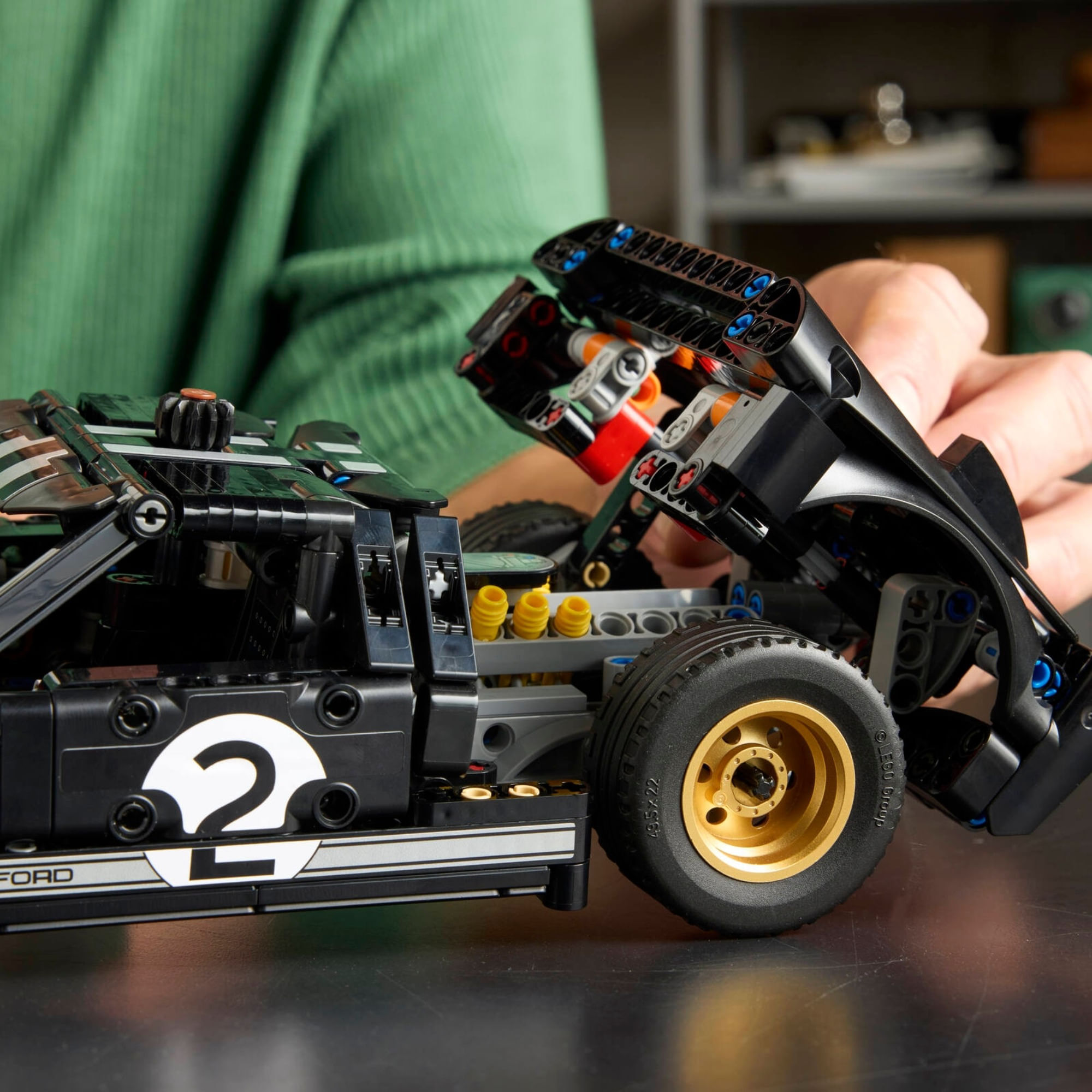 Miniatura LEGO® Technic™ - Ford GT40 MKII de corrida de 1966