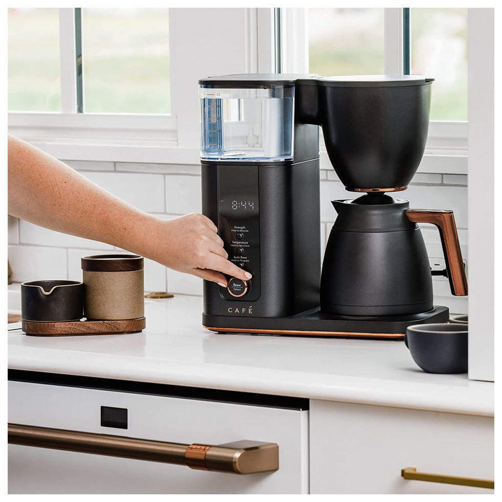 Miniatura Cafeteira Elétrica Programável CAFÉ C7CDAAS3PD3 2.4L com Temporizador, Conexão APP, 110V, Preto Fosco