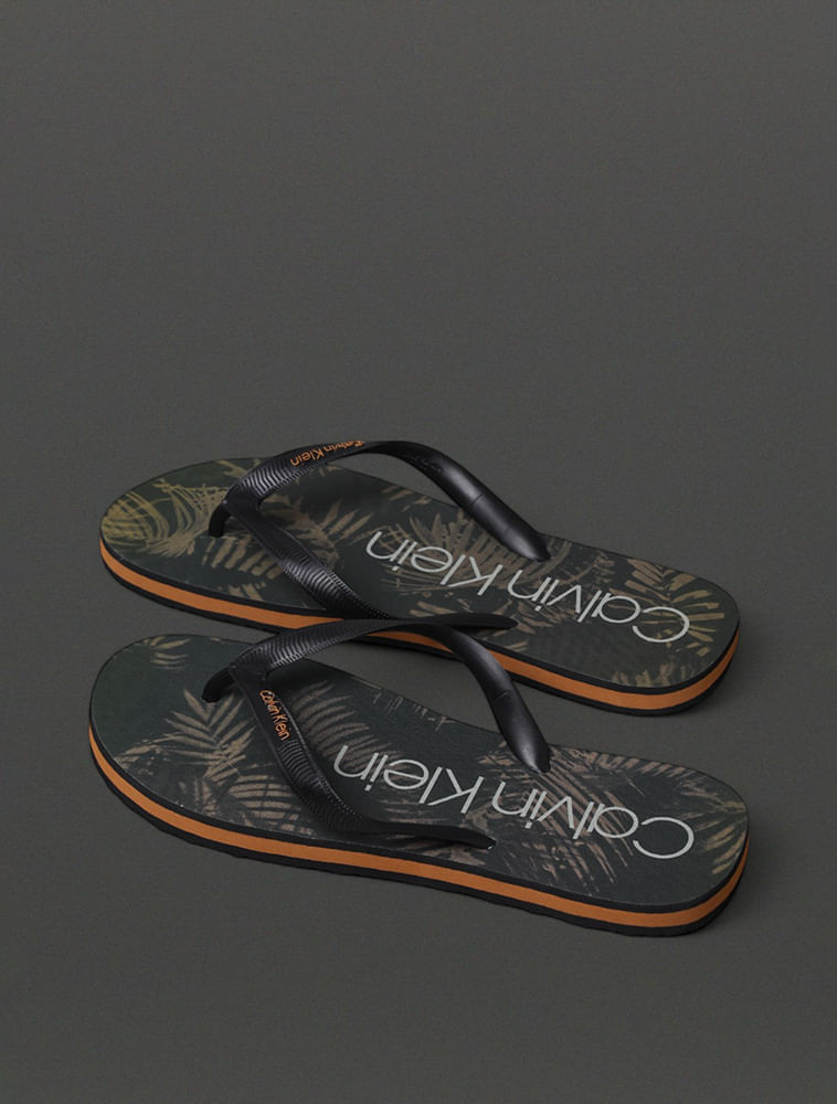 Miniatura Chinelo Masculino Folhagem Calvin Klein Swimwear - Preto Chinelo Masculino Folhagem Calvin Klein Swimwear Preto 37/38
