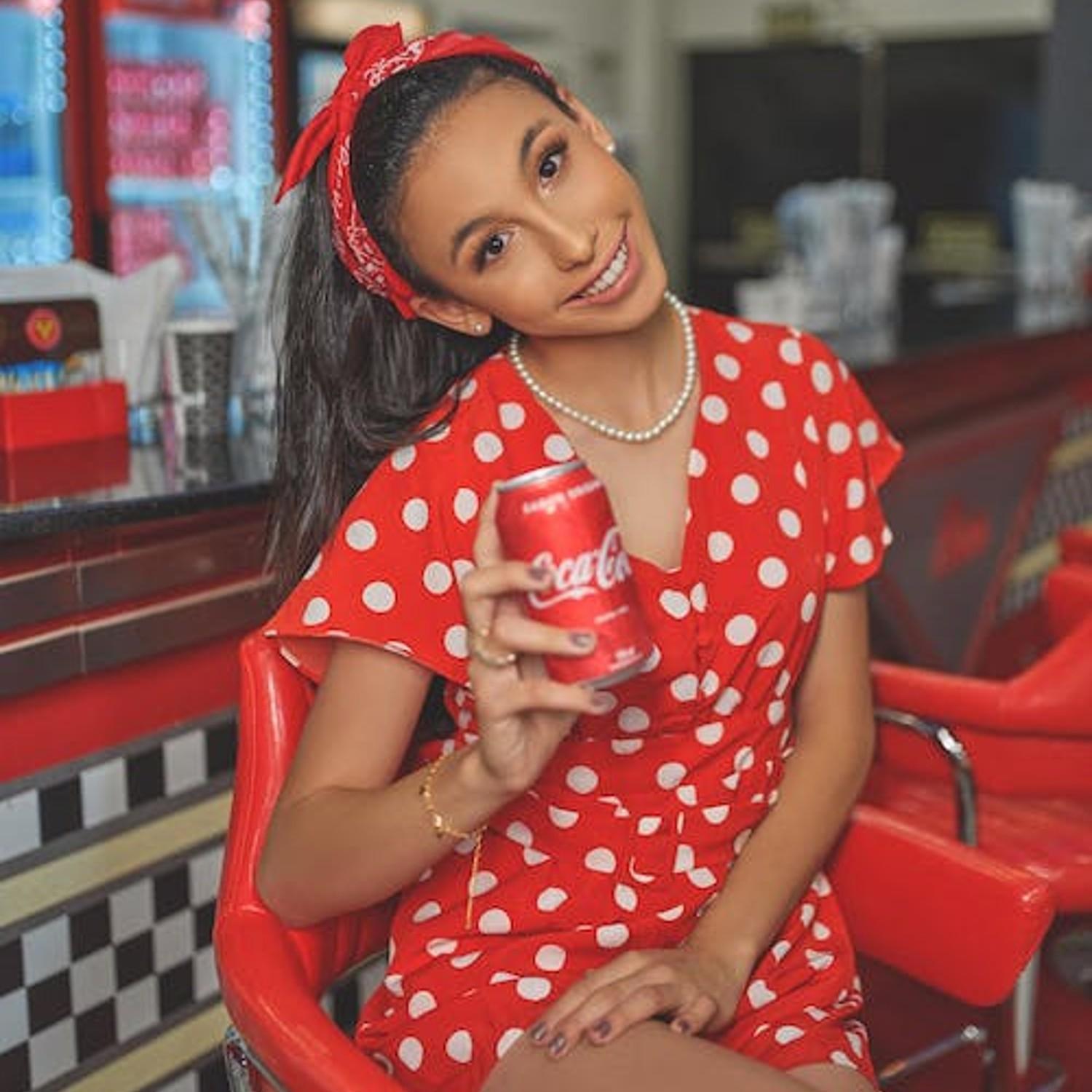Miniatura Refrigerante Coca Cola Sem Açucar Lata 220Ml ( 6 Latas )