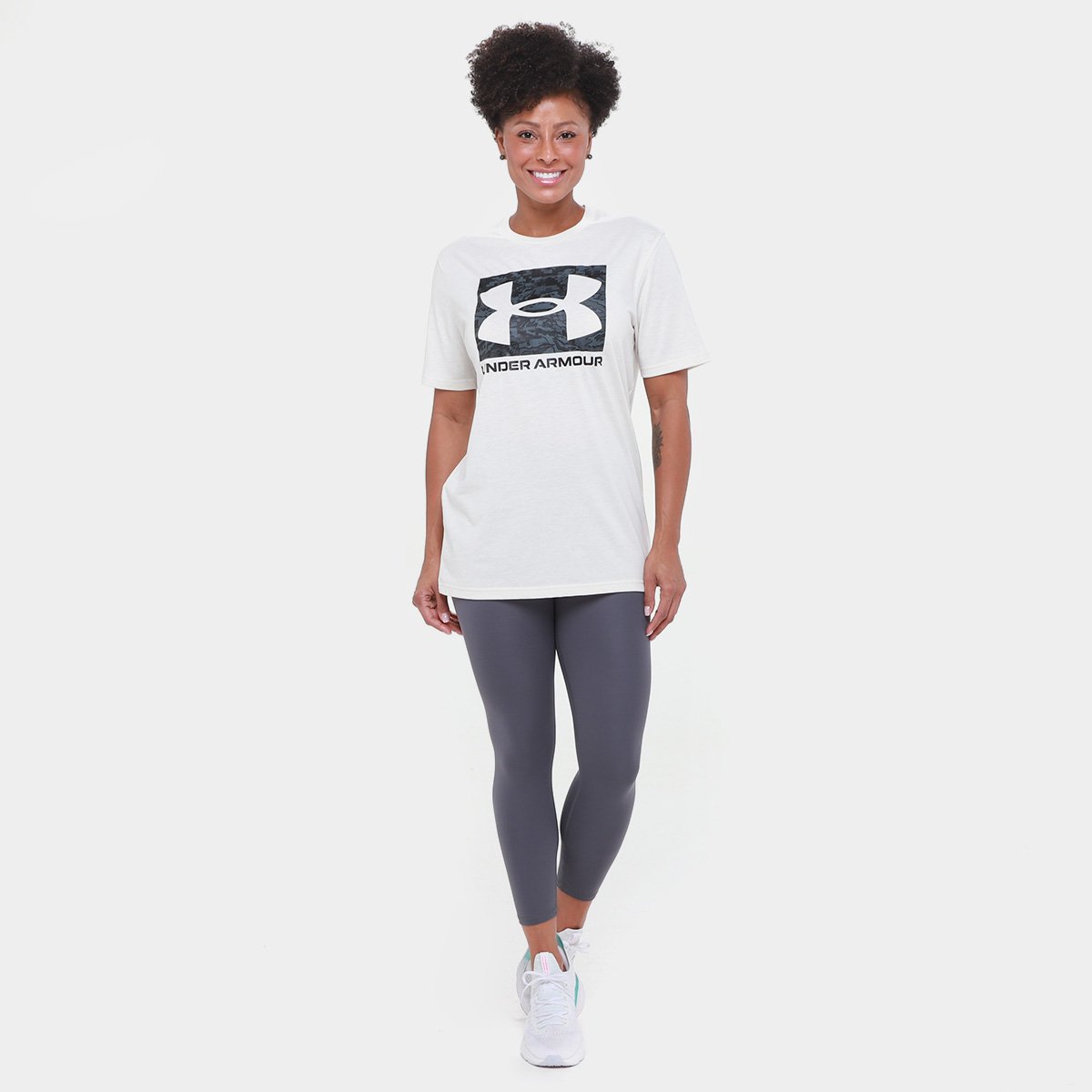 Miniatura Camiseta Under Armour Boxed Feminina Bege+Preto - G