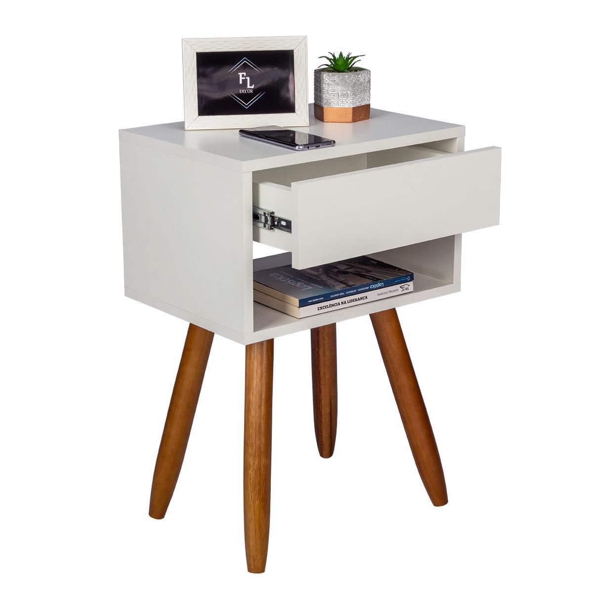 Miniatura Mesa Cabeceira Off White Retro 55Cm Altura Pés Castanhos