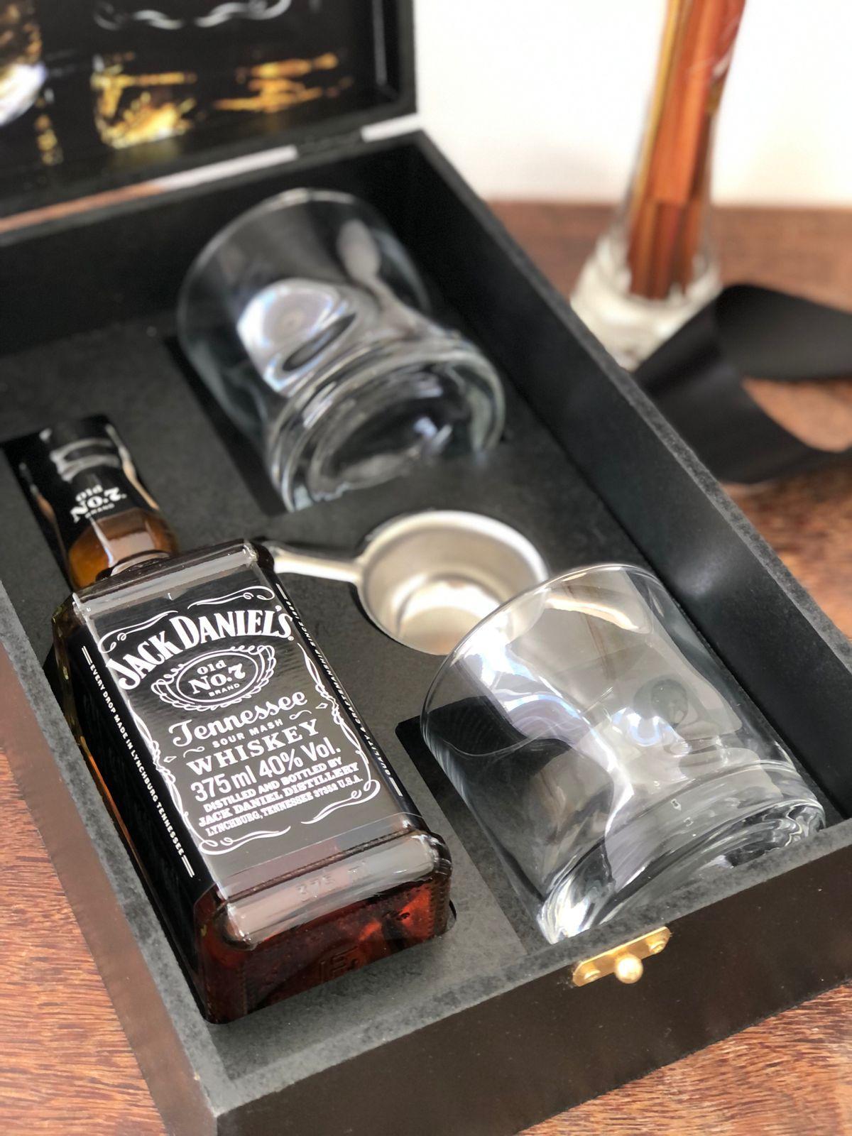Miniatura Kit Whisky Jack Daniels Presente + 2 Copos Vidro + Dosador