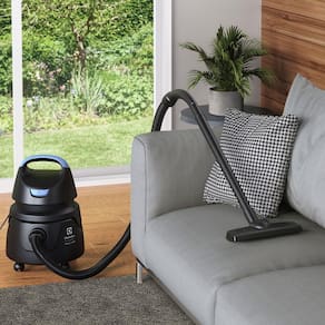 Aspirador Pó e Água Electrolux Hidrolux AWD01 1400W 5L com Acessórios Preto 110V