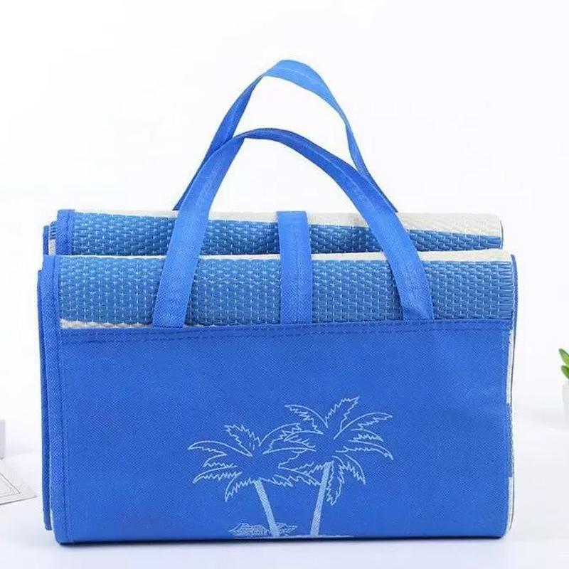 Miniatura Esteira De Praia Dobrável Vira Uma Bolsinha 90 X 170Cm- Azul