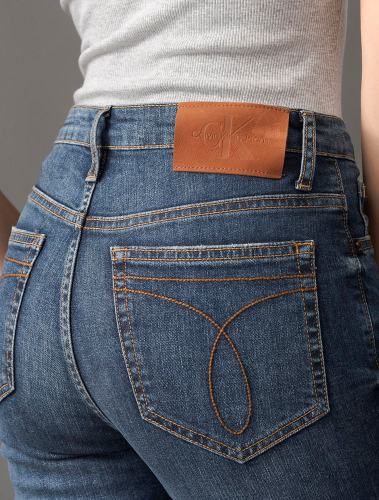 Miniatura Calça Jeans Feminina Flare Algodão Regenerativo Calvin Klein Jeans - Marinho Calça Jeans Feminina Flare Algodão Regenerativo Calvin Klein Jeans Marinho 34
