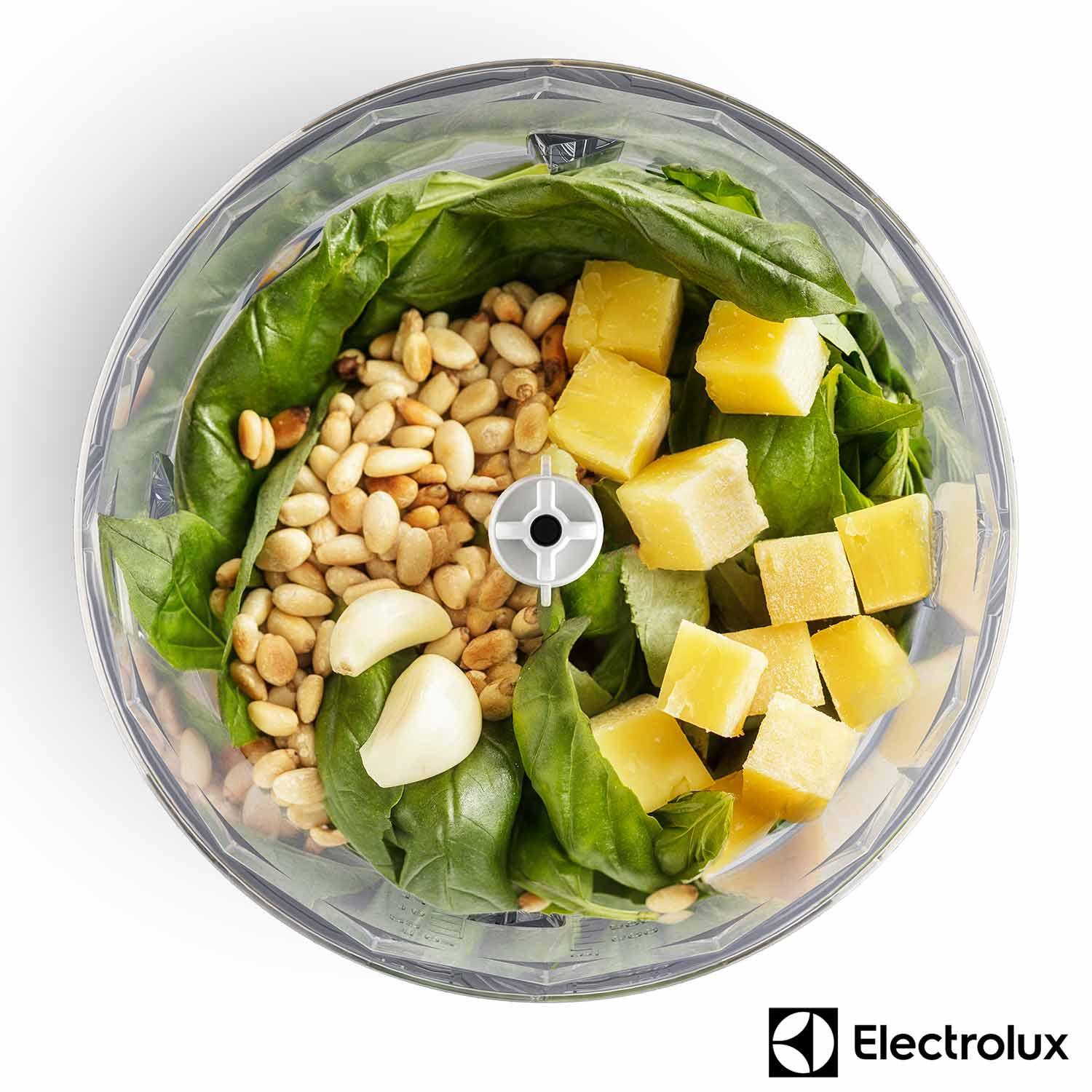 Miniatura Mixer 3 em 1 com Haste em Aço Electrolux com 02 Velocidades, Capacidade de 0,6 Litros e Função Turbo - EIB20 110