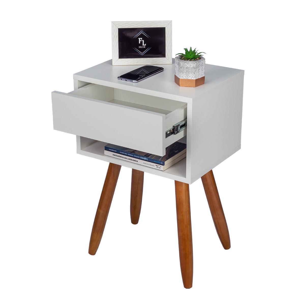 Miniatura Mesa Cabeceira Off White Retro 55Cm Altura Pés Castanhos
