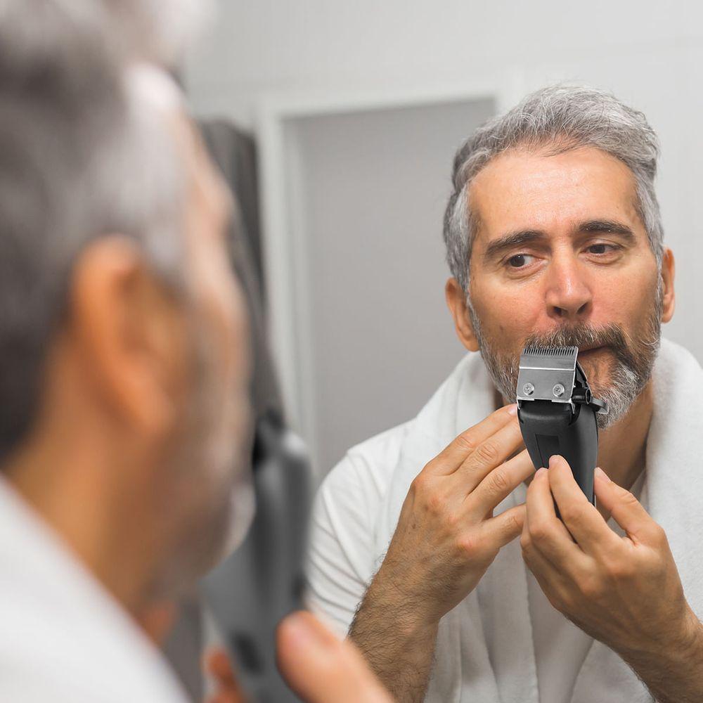 Miniatura Cortador De Cabelos Britânia Bcr18T Titanium 18W 220V 220V