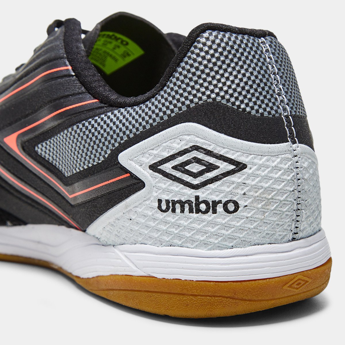Chuteira Futsal Umbro Pró 5 Bump Club Unissex Preto+Prata - 37