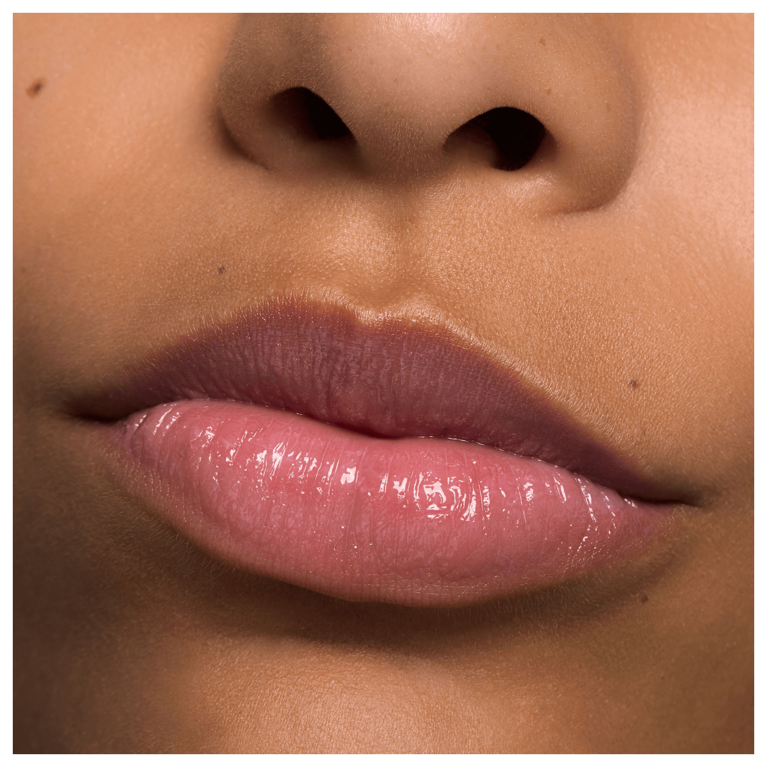 Essence Juicy Bomb Glossy Butter So Berry Cute - Balm Labial 2,5g
