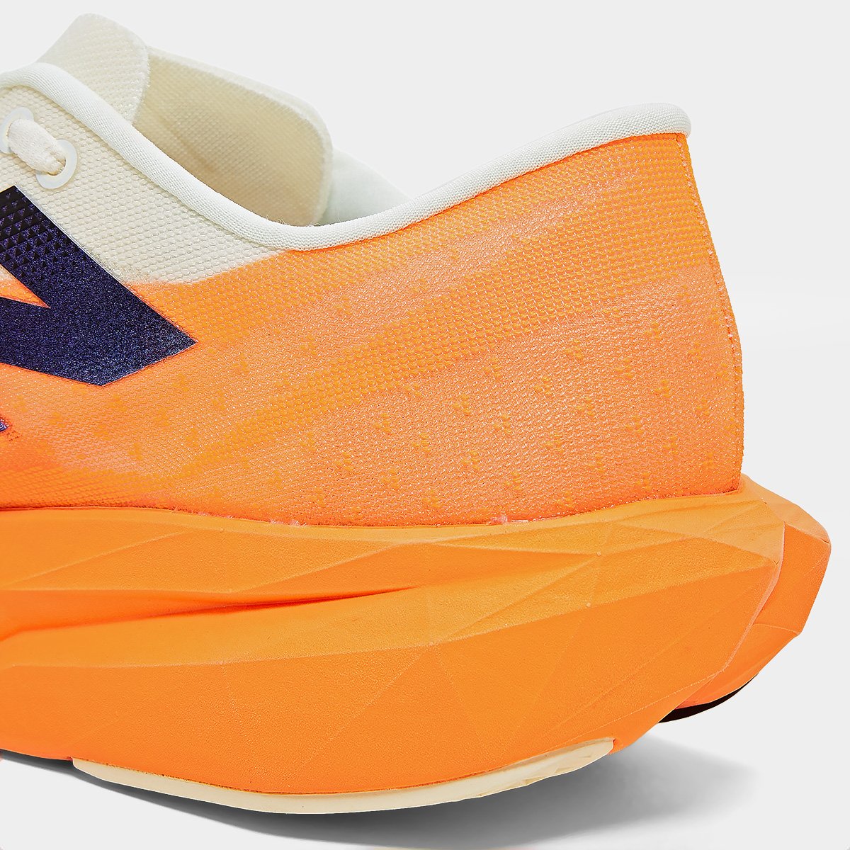 Tênis New Balance Fuelcell Rebel V4 Masculino Laranja - 38