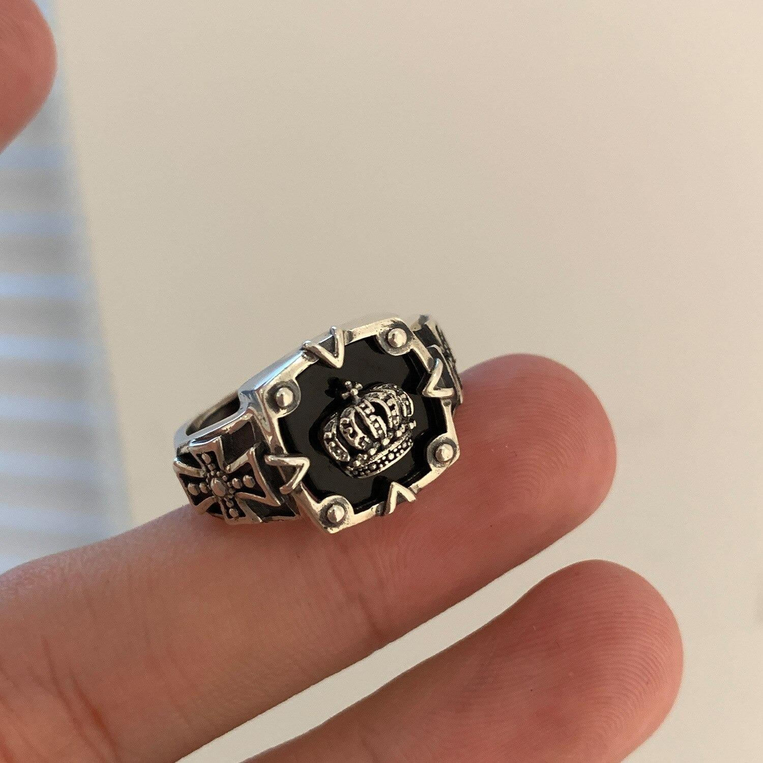 Miniatura Anel Prateado Preto Realeza Nobreza Regulável