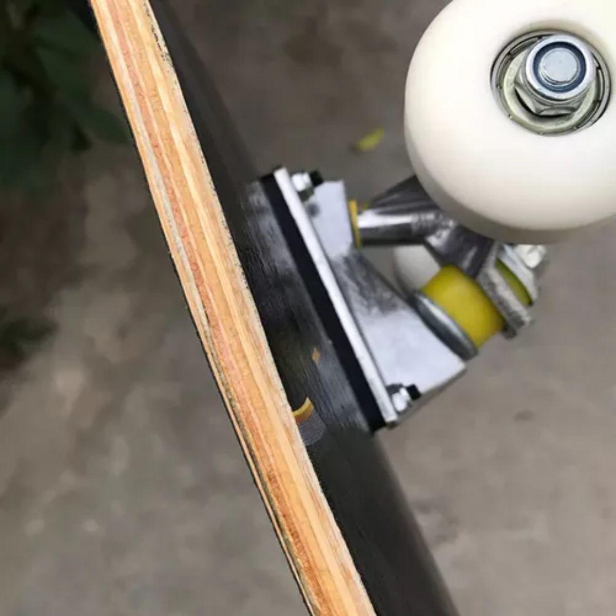 Miniatura Skate Montado Shape Maple Frankstein Com Lixa Trucks E Rodas