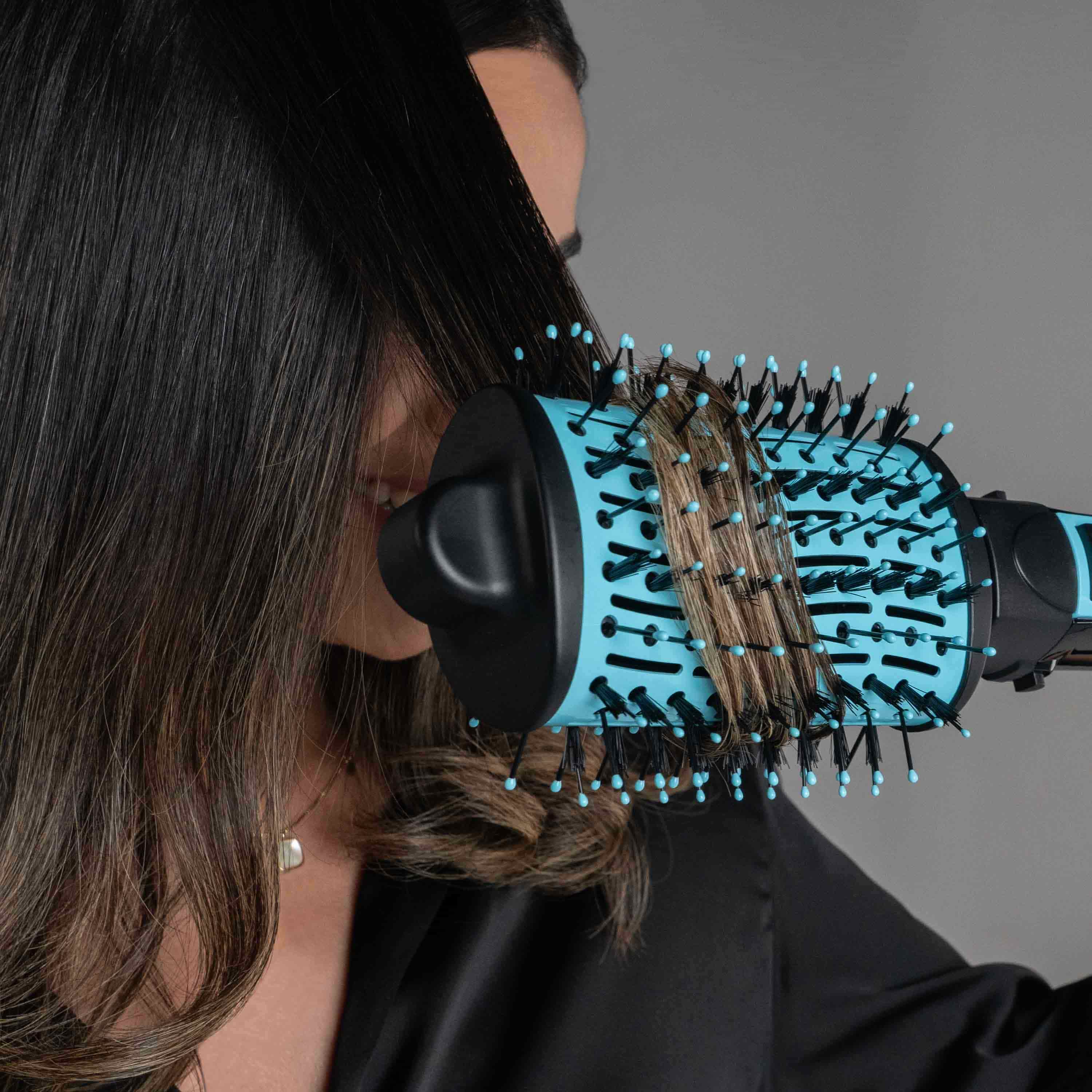 Escova Secadora e Modeladora Hyaluronic Conair | 127V