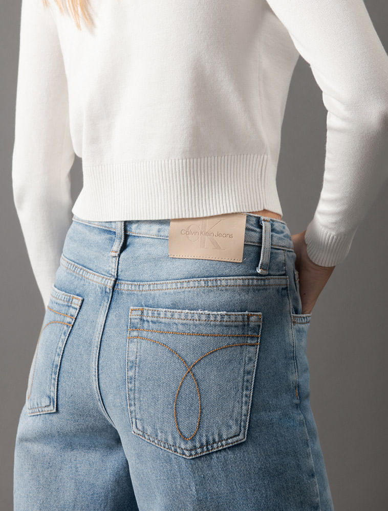 Miniatura Calça Jeans Feminina Wide Leg Sobretinto Calvin Klein Jeans - Azul Claro Calça Jeans Feminina Wide Leg Sobretinto Calvin Klein Jeans Azul Claro 38