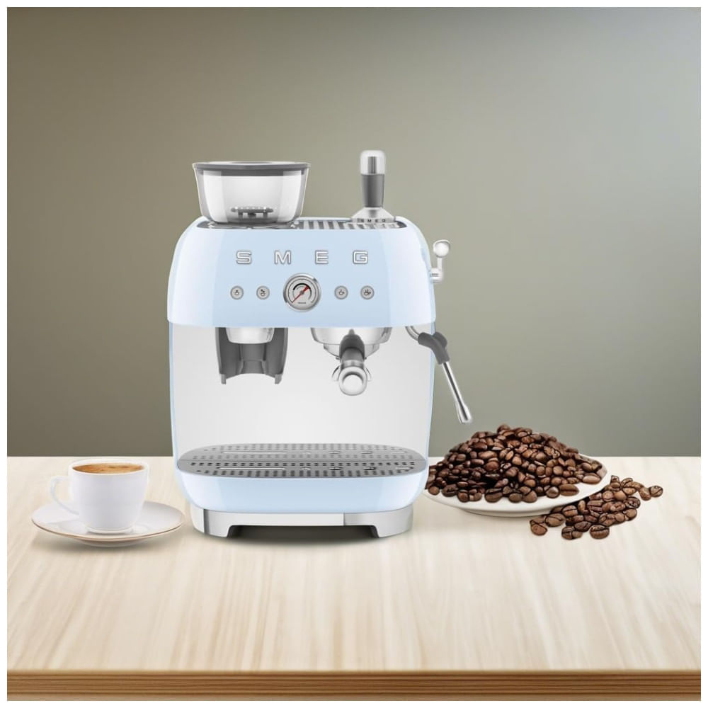 Cafeteira Espresso Semiautomática Smeg Retro, EGF03PBUS, Azul Pastel