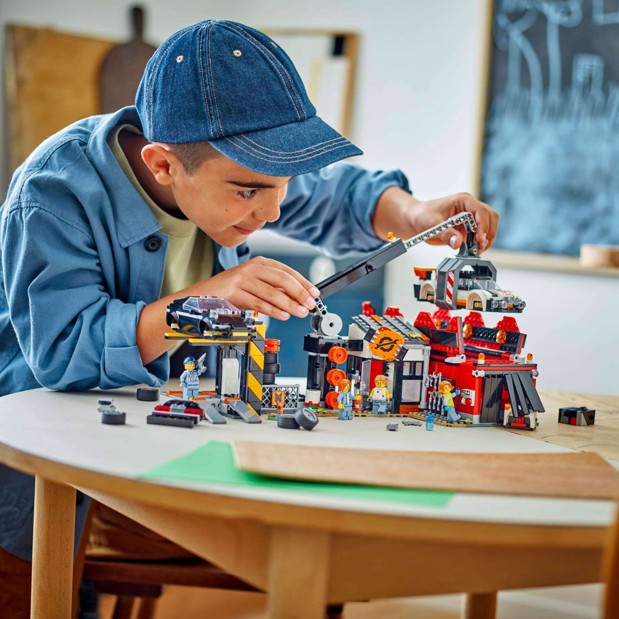 LEGO® City - Ferro-velho com carros