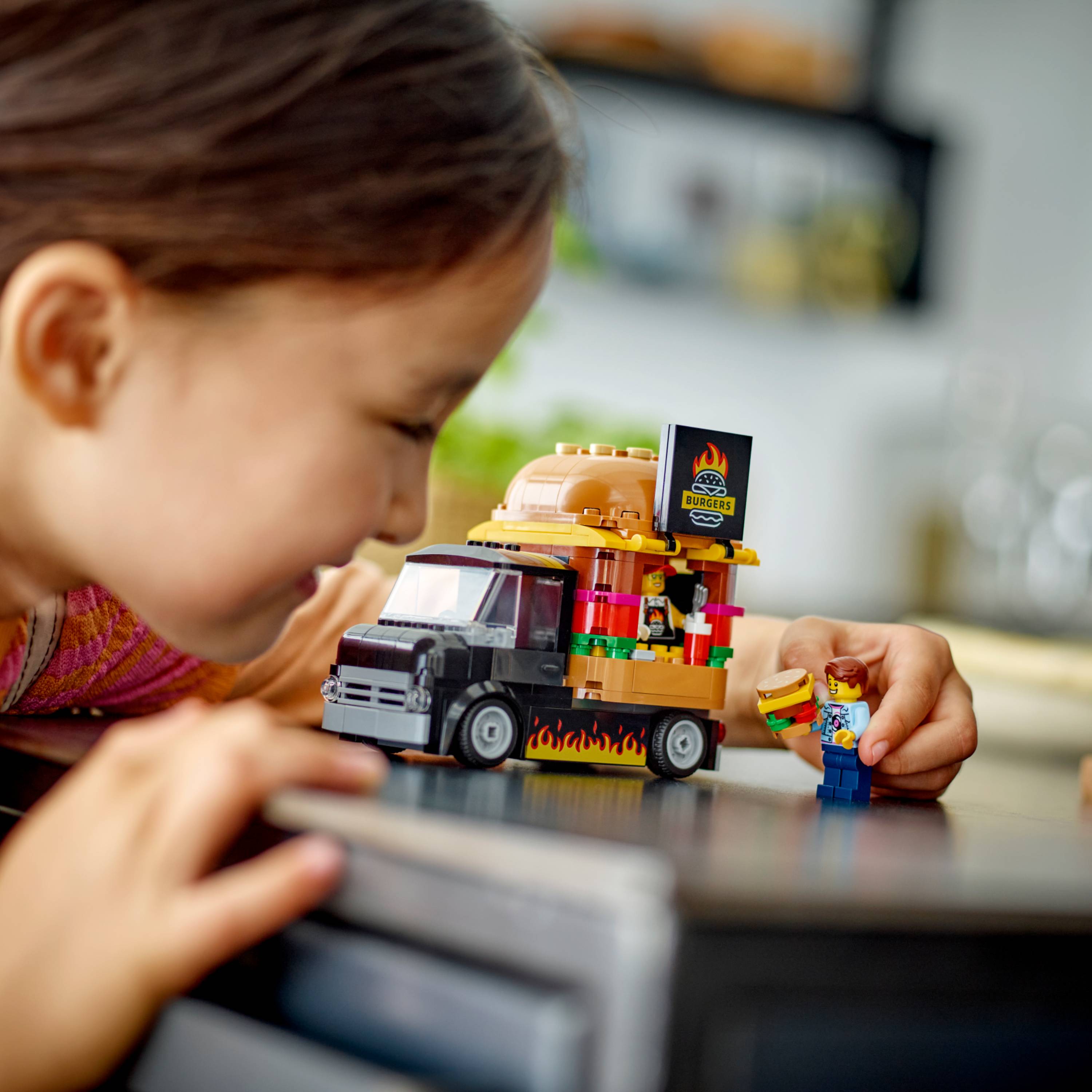 Miniatura LEGO City - Caminhão de Hambúrgueres