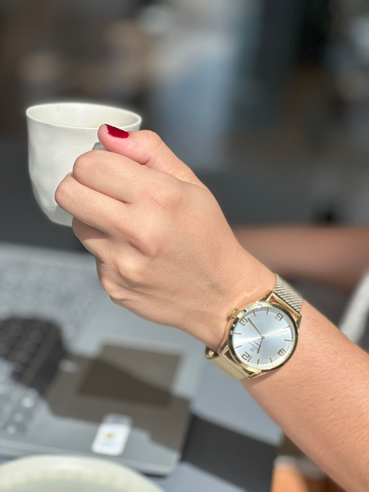 Miniatura Relógio Champion Feminino Dourado Prova D´Agua + Kit de Brincos e Colar Garantia De Um Ano