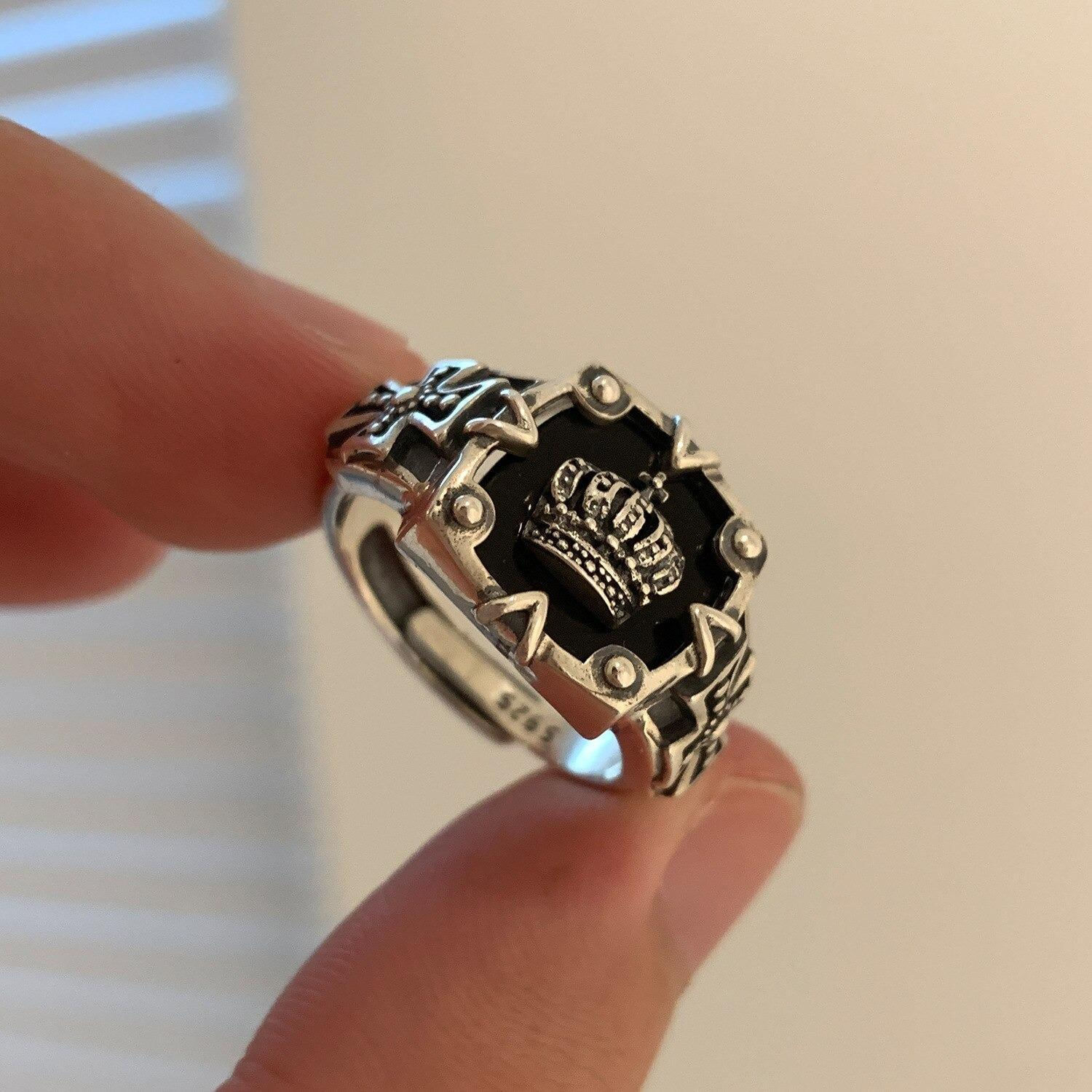 Miniatura Anel Prateado Preto Realeza Nobreza Regulável