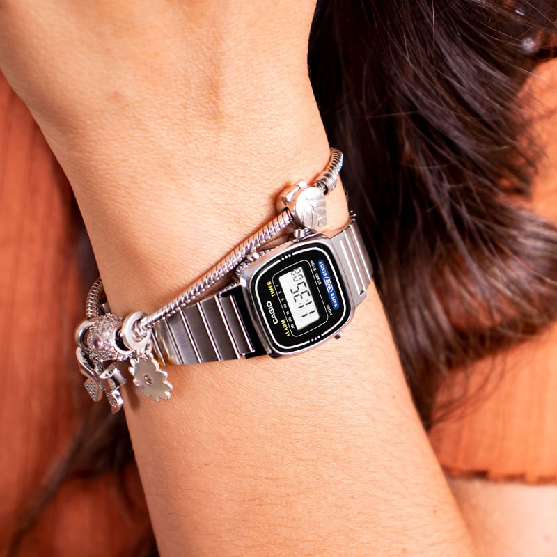 Miniatura Relógio Digital Feminino Casio Vintage Mini Prata LA670WA1DF