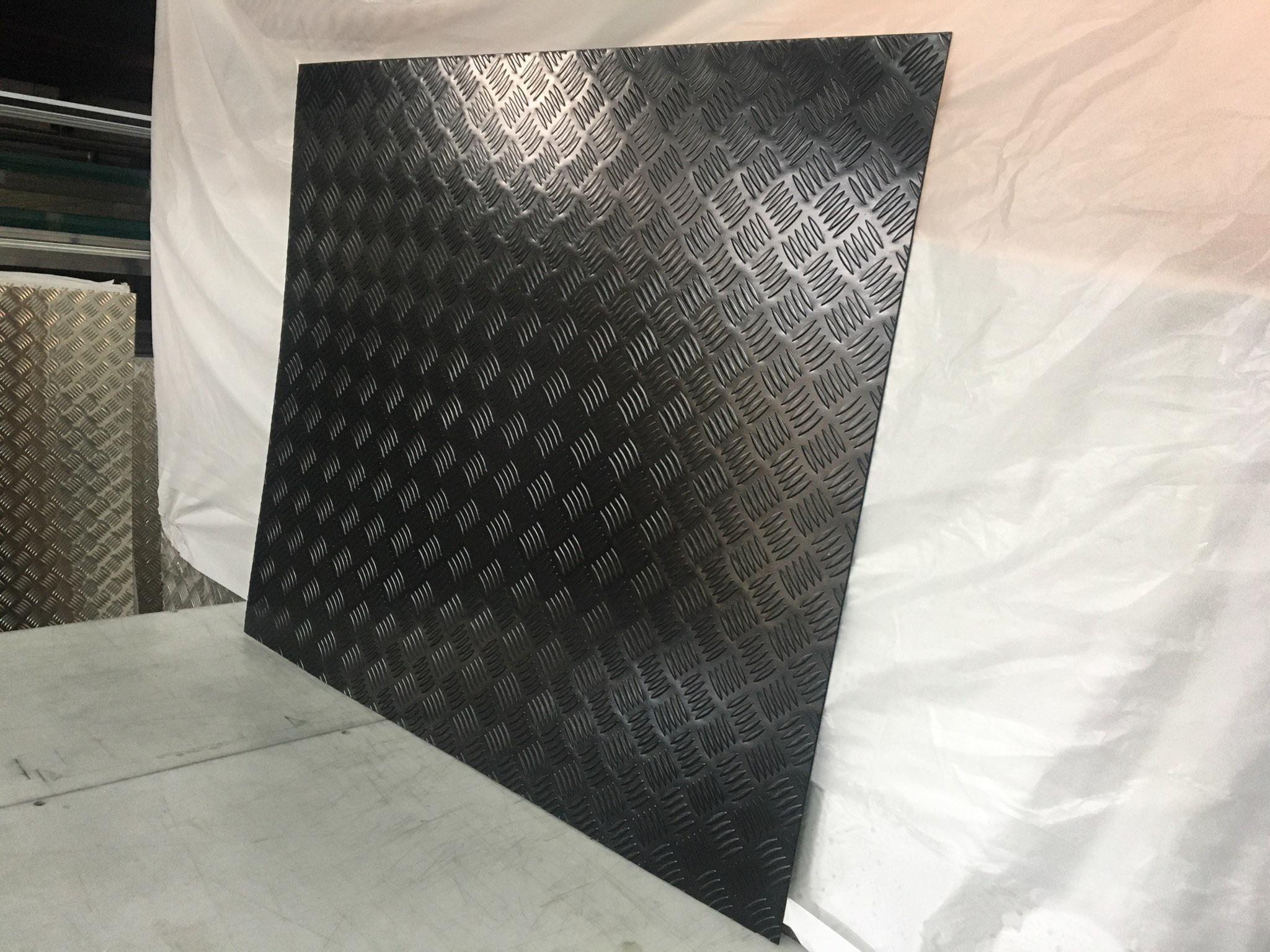 Miniatura Chapa Alumínio Xadrez 1000X500Mm Na Espessura 1,2Mm Pintada