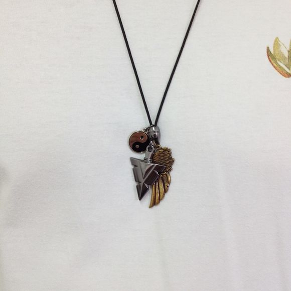 Miniatura Colar Masculino tribal Yin Yang Flecha