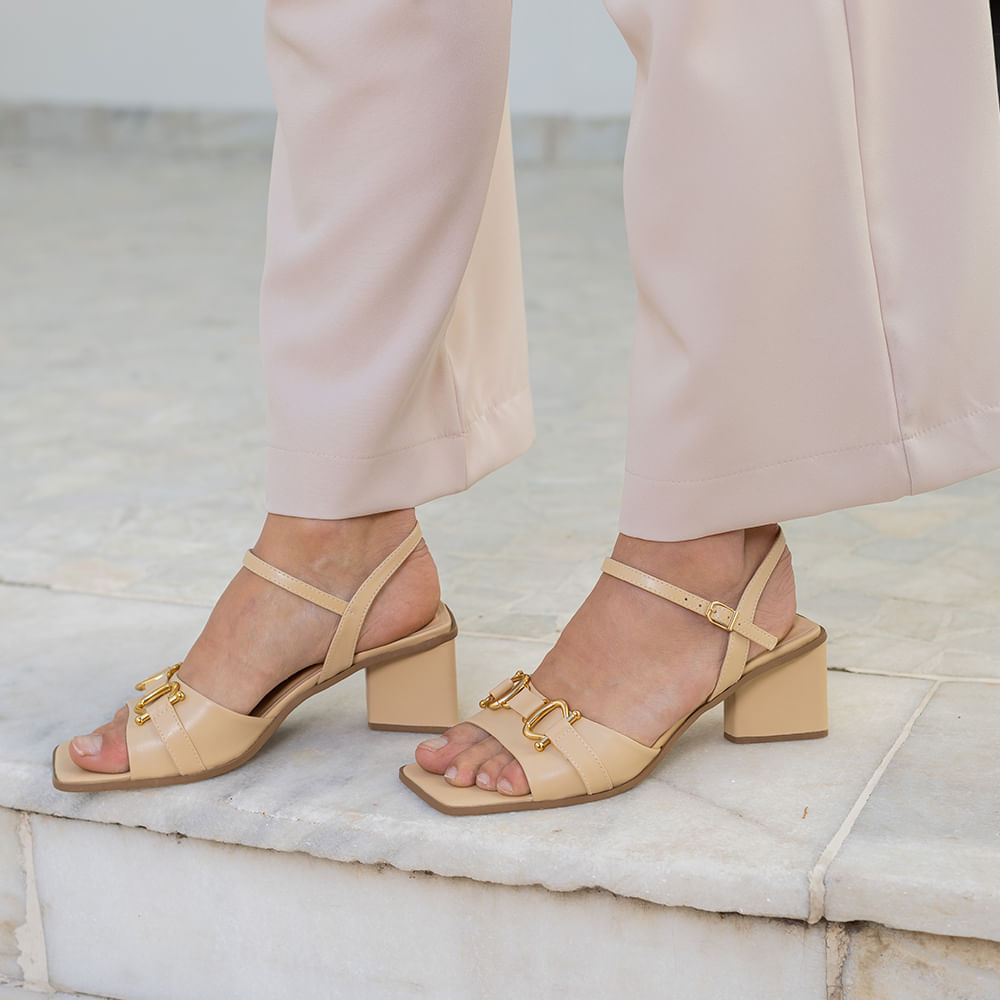 Miniatura Sandalia Salto Bloco Medio com Fivela Creme 34