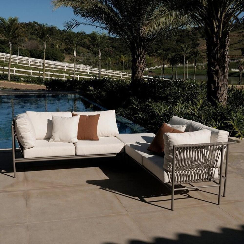 Miniatura Conjunto Jardim e Varanda 1 Chaise Direita 1 Chaise Esquerda 1 Puff Cabecasa madeiramadeira Champanhe/Quaker areia