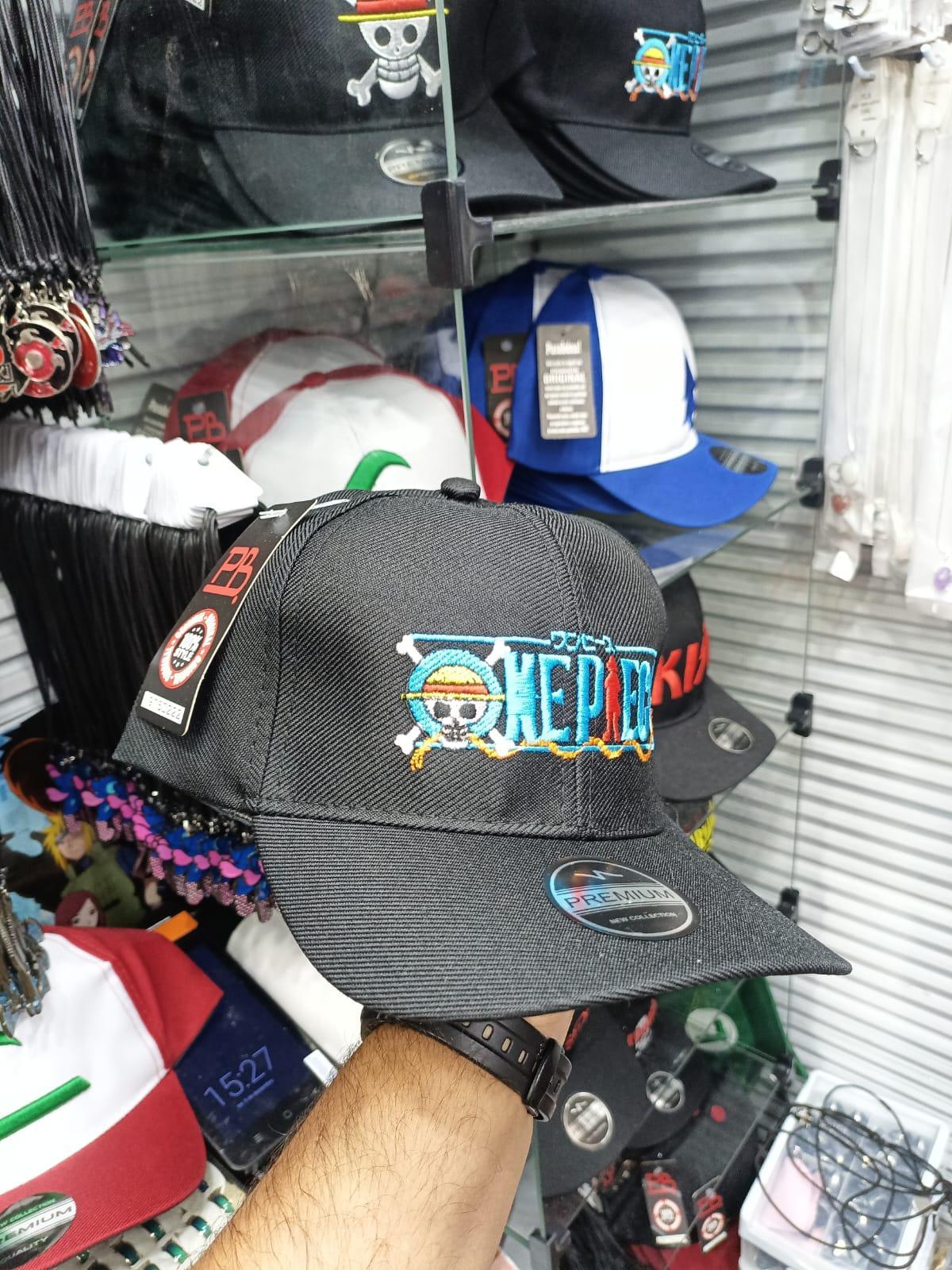 Miniatura Boné One Piece Luffy, Zoro, Chopeer Bando Do Chapeu Palha