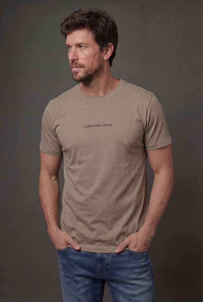 Camiseta Manga Curta Calvin Klein Jeans Masculino Logo Est. 1978 - Caqui Claro