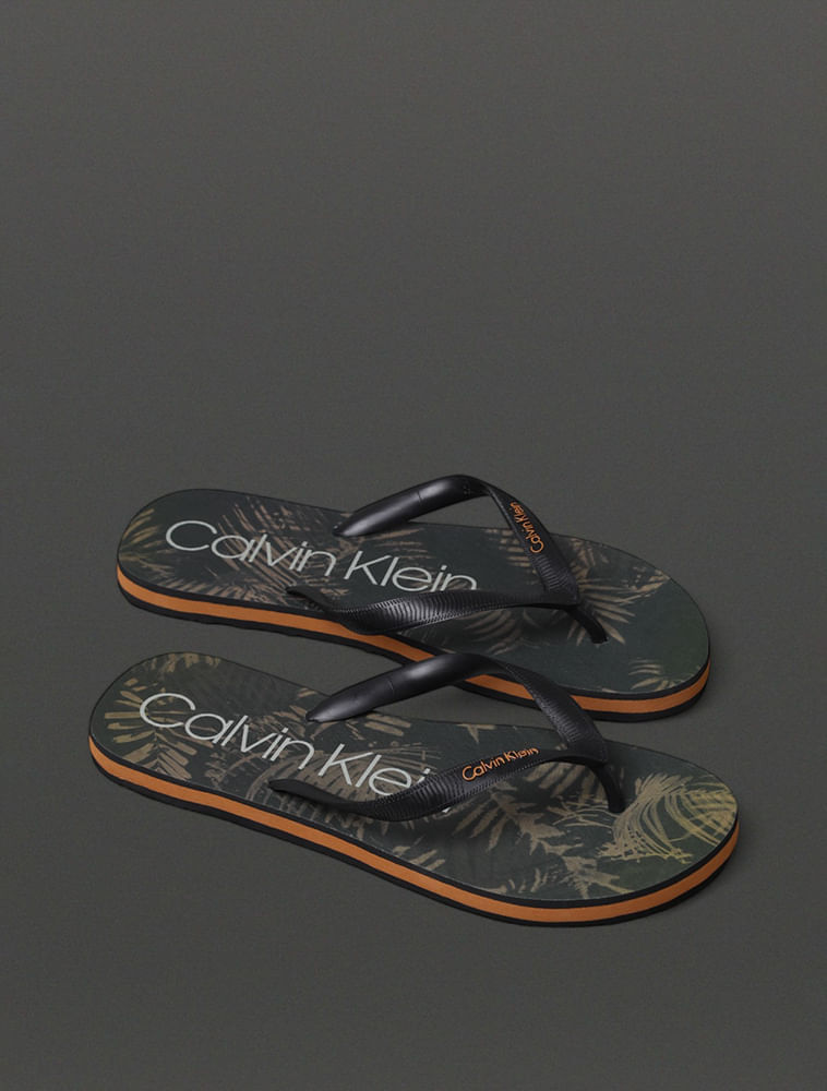 Miniatura Chinelo Masculino Folhagem Calvin Klein Swimwear - Preto Chinelo Masculino Folhagem Calvin Klein Swimwear Preto 37/38