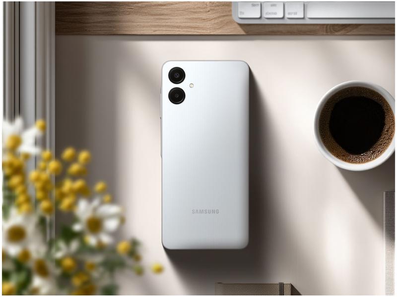 Smartphone Samsung Galaxy A06 128GB 4GB RAM Branco 6,7" Câm. Dupla + Selfie 8MP
