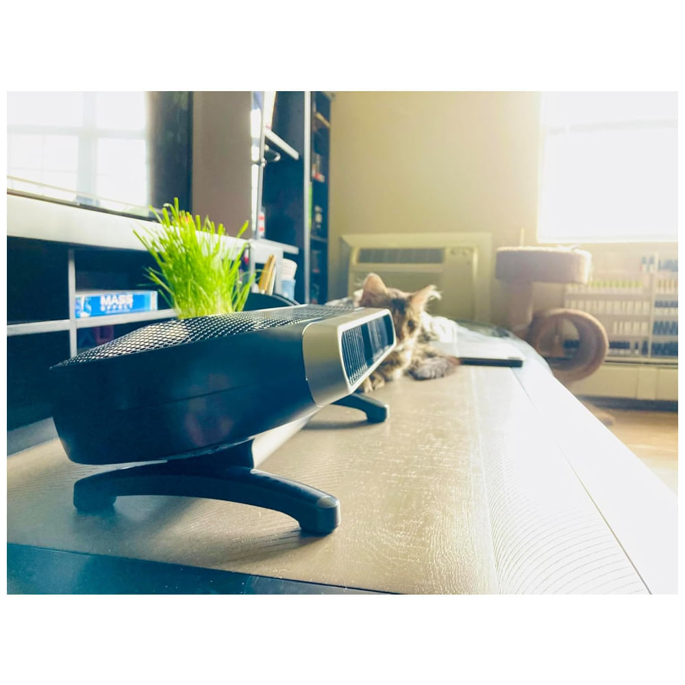 Miniatura Ventilador de Torre Horizontal, Estilo Moderno com Inclinação Ajustável, 5 Velocidades, Silencioso, Controle Remoto e Digital, 110V, Vornado, Preto 110v