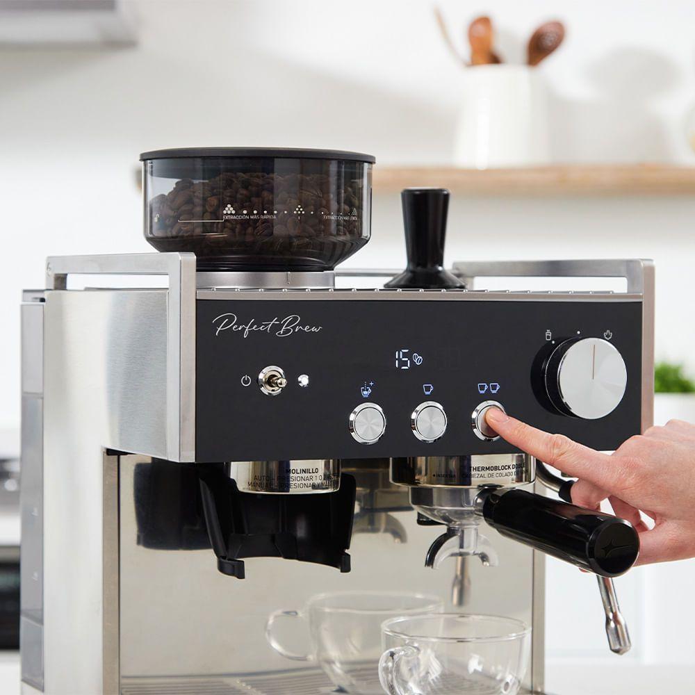 Miniatura Cafeteira Espresso Oster Perfect Brew Máxima 110V