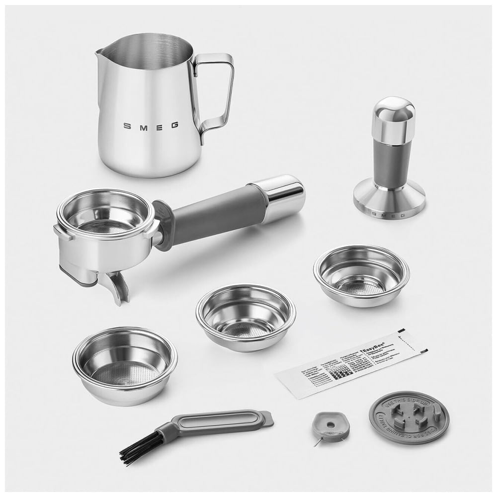 Miniatura Cafeteira Espresso Semiautomática Smeg Retro, EGF03PBUS, Azul Pastel