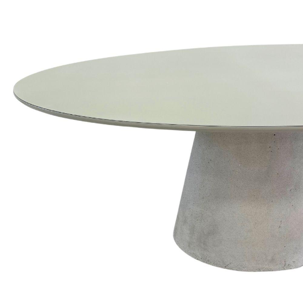 Miniatura Mesa De Jantar Cone Oval 198x122 Cm Tampo Off White + Vidro Base Concreto Cinza