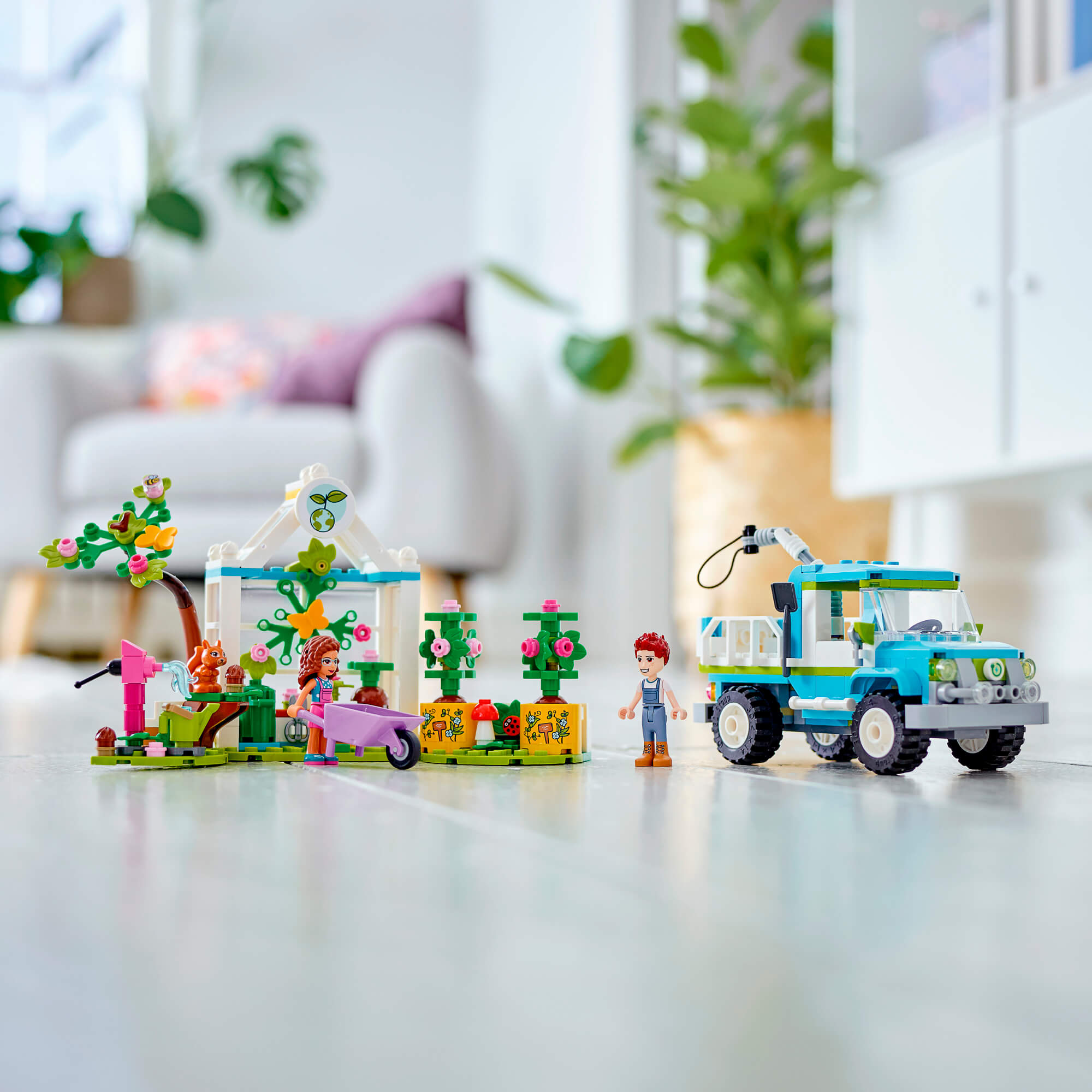 LEGO FRIENDS - Veículo de Plantação de Árvores