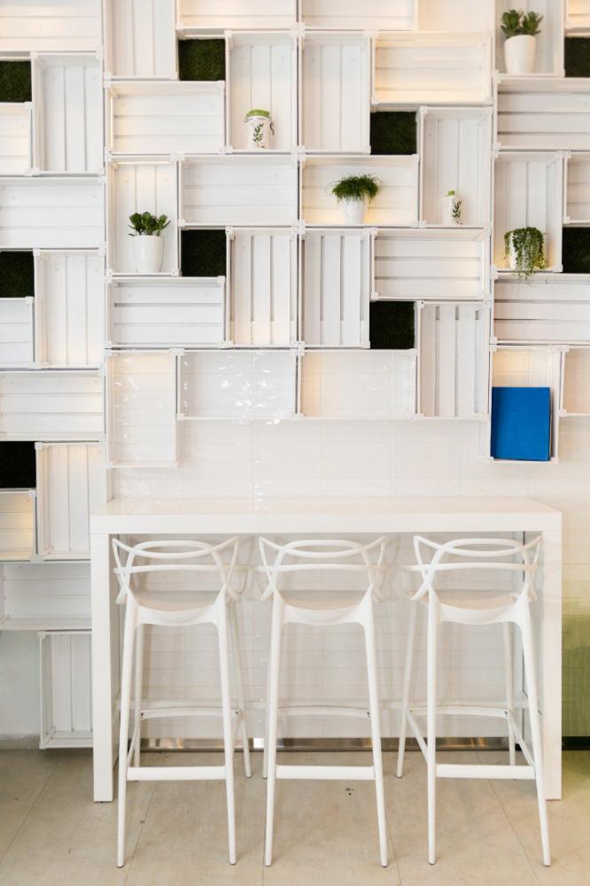 Miniatura Banqueta Alta em Polipropileno Aviv Fratini Branco