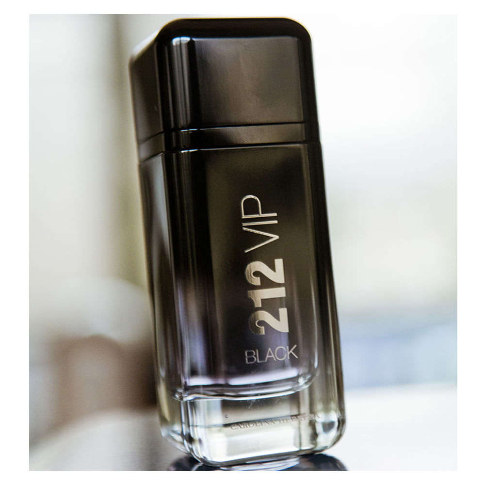 Miniatura 212 Vip Black Carolina Herrera - Perfume Masculino Eau de Parfum 100ml