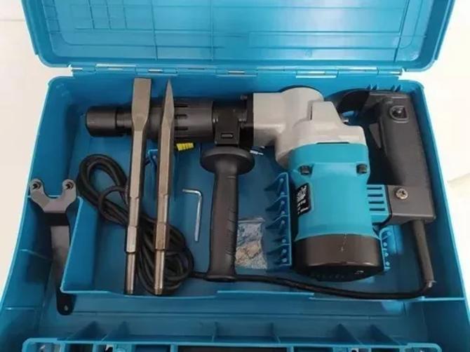 Miniatura Martelete Demolidor Rompedor 10Kg 16J Tipo Makita Hm0810