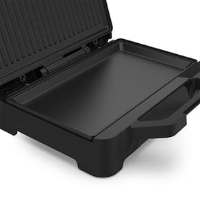 Sanduicheira Oster OSAN500 1000W Chapas Antiaderentes Alça Isotérmica Porta-fio Inox 220V