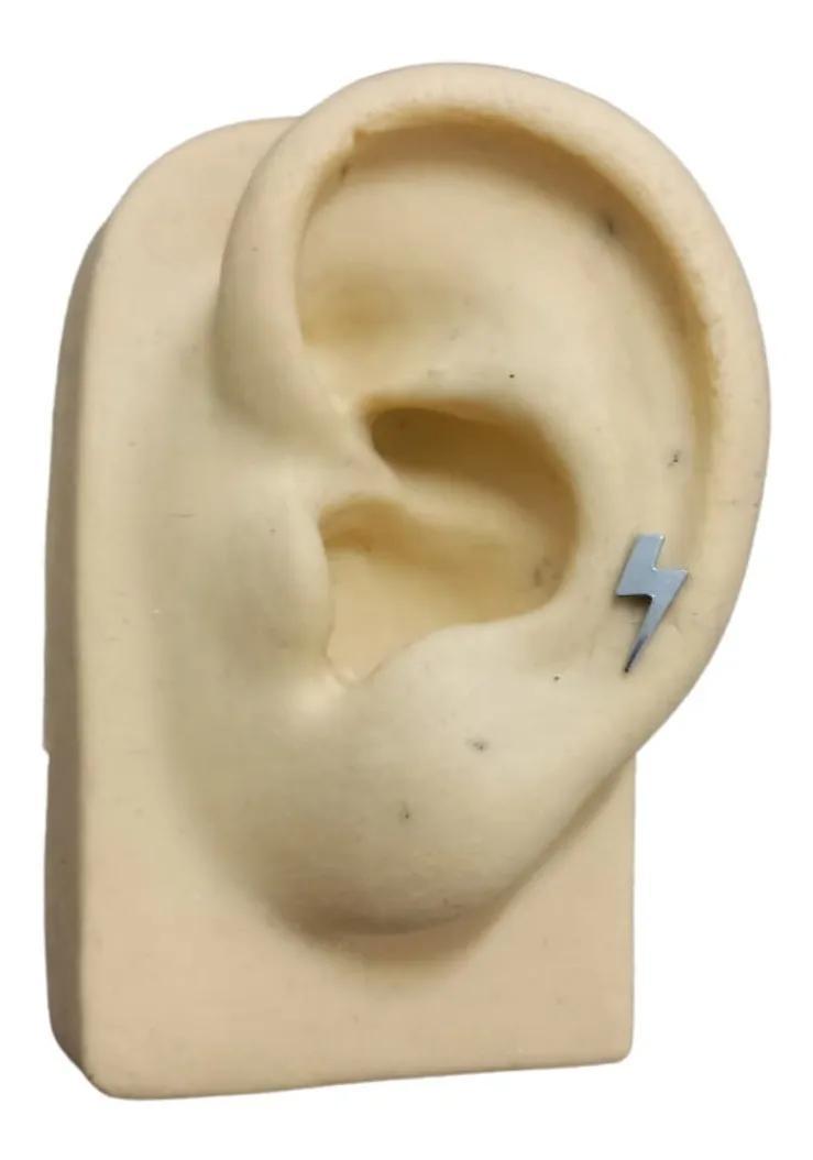 Miniatura Piercing Para A Orelha Em Titânio Raio Liso Anti-Alérgico