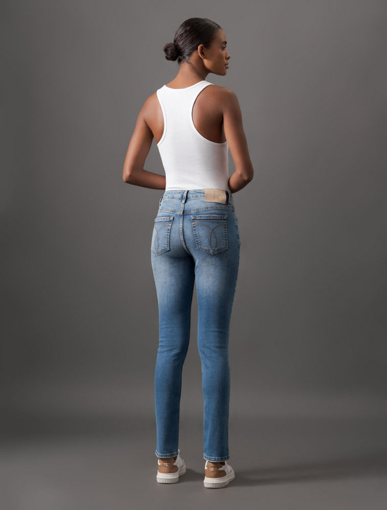 Miniatura Calça Jeans Feminina Slim Com Stretch Calvin Klein Jeans - Azul Médio Calça Jeans Feminina Slim Com Stretch Calvin Klein Jeans Azul Médio 34