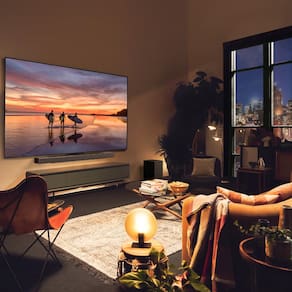 Smart TV 4K 55" LG OLED evo OLED55C4 com Processador a9 Ger7 AI, Painel 144Hz, Intensificador de Brilho, Design Ultra Slim, Dolby Vision e Dolby Atmos