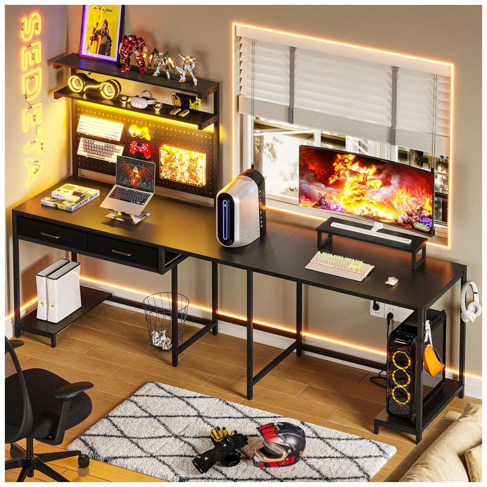 Mesa Gamer em Formato de L com Luz LED, Suporte para Monitor, Prateleiras de Armazenamento, Tomadas, Painel Perfurado e Gavetas, 110V, SEDETA, Preto 110v
