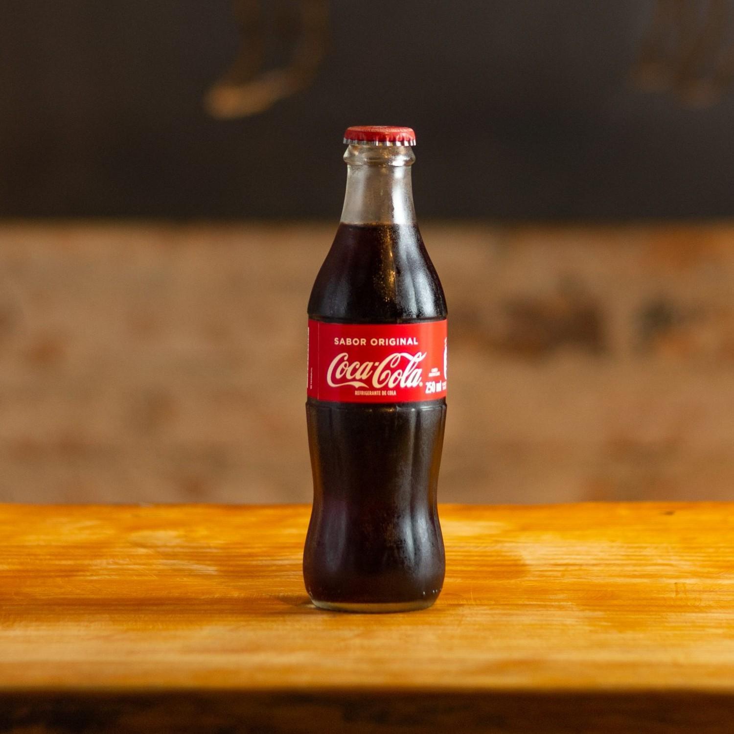 Miniatura Refrigerante Coca Cola  Vidro 250Ml (12 Unidades)